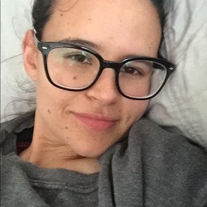 Meet your Posher, Alejandra